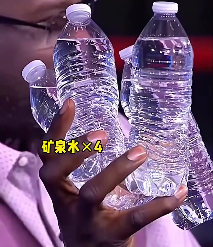 什么东西在 奥尼尔搜 身边都会显得特别小，直到他的出现.....